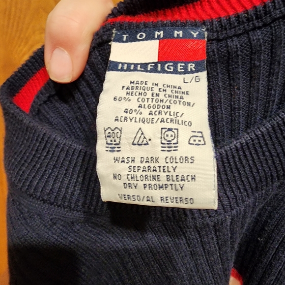 Tommy Hilfiger Sweater, Size Large - Picture 3 of 8